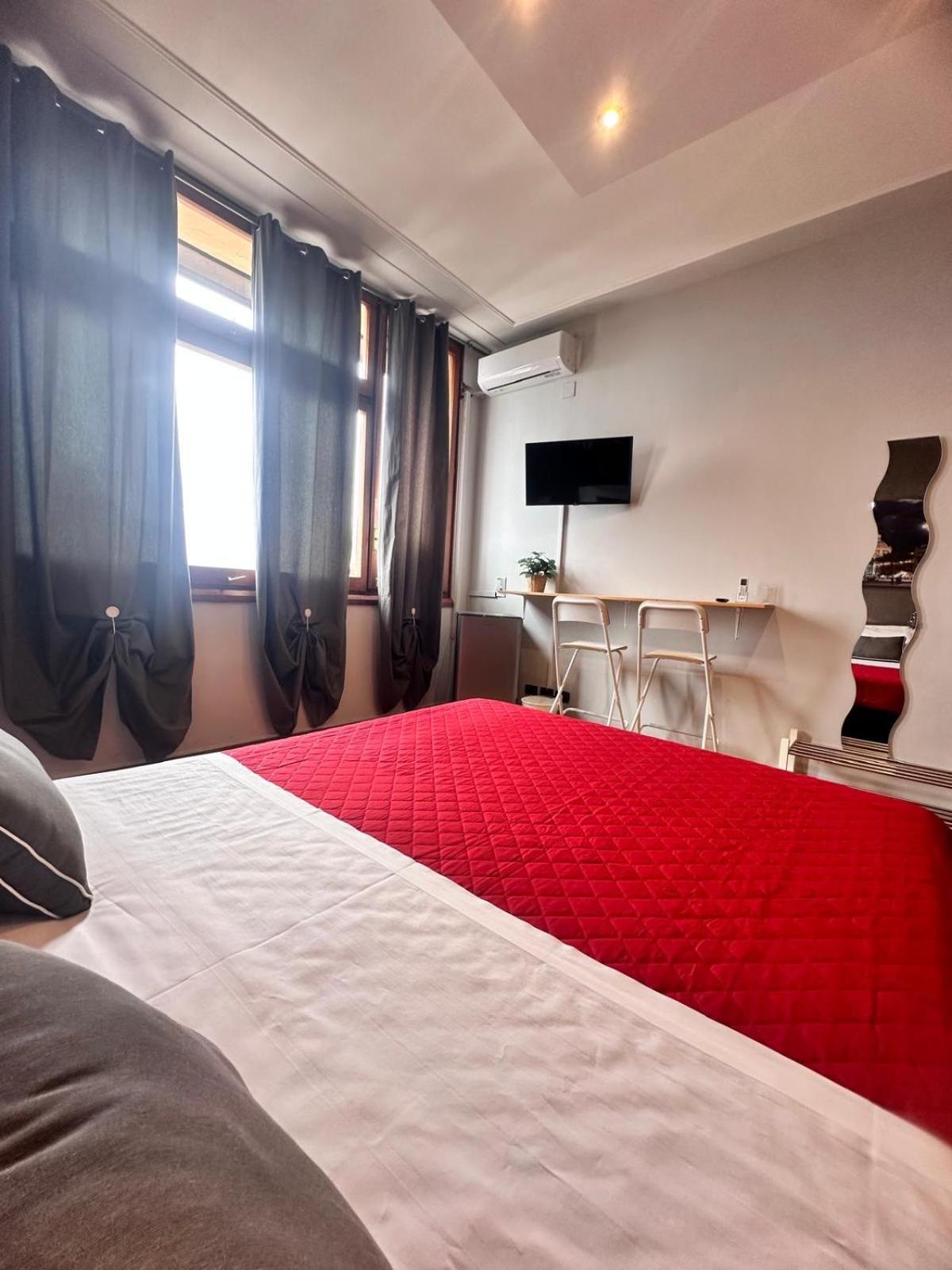 Alta Dimora B&B Suites คาตาเนีย ภายนอก รูปภาพ