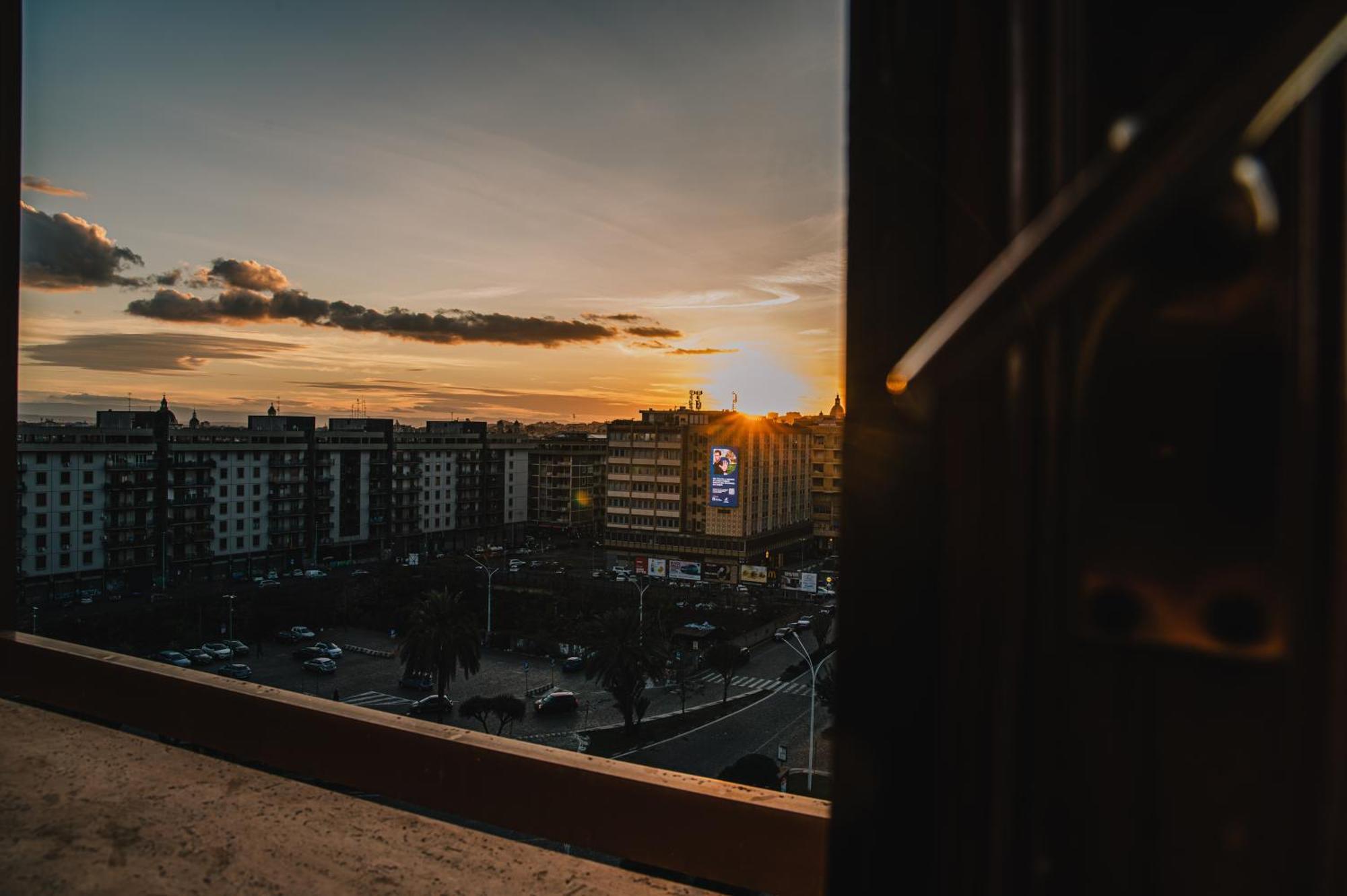 Alta Dimora B&B Suites คาตาเนีย ภายนอก รูปภาพ