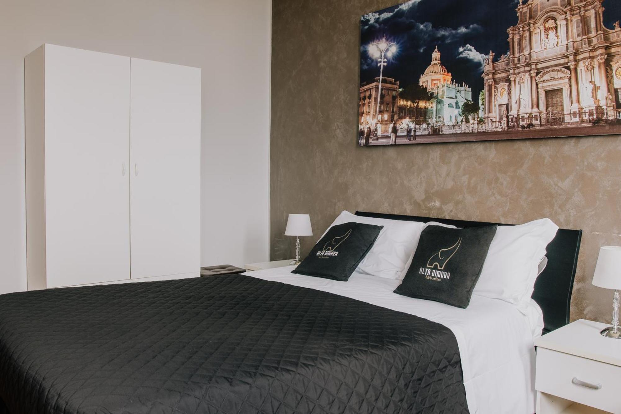 Alta Dimora B&B Suites คาตาเนีย ภายนอก รูปภาพ