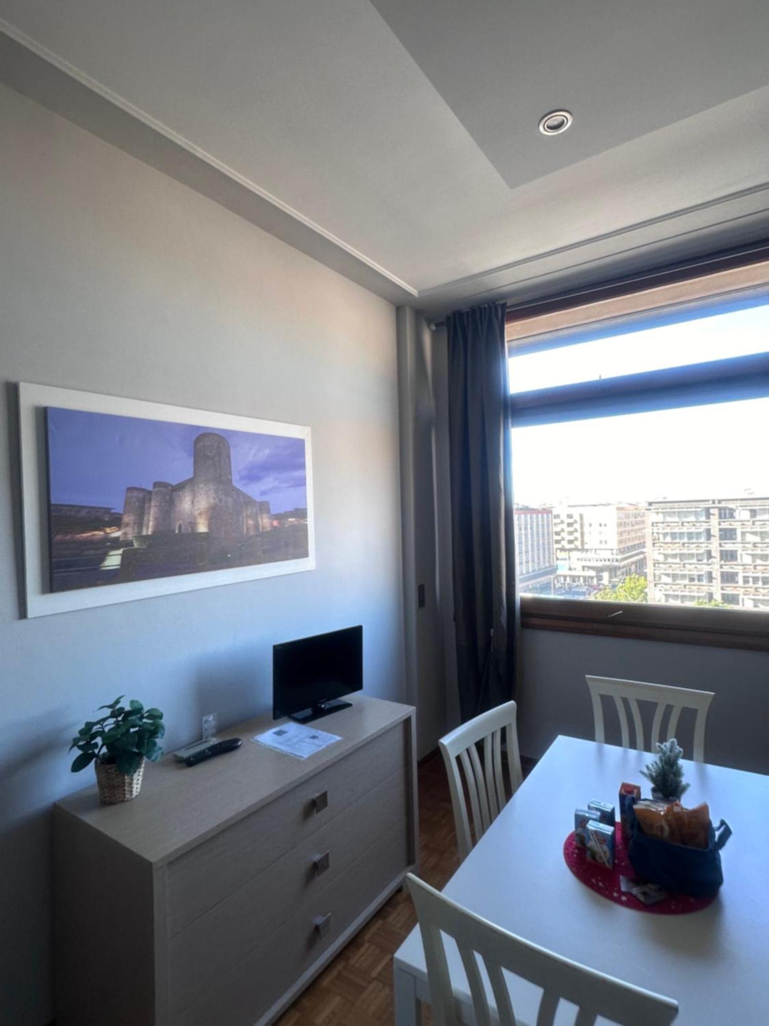 Alta Dimora B&B Suites คาตาเนีย ภายนอก รูปภาพ